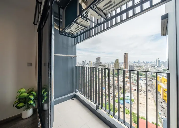 Near Bts And Mrtl High-floor L Chatuchak Market